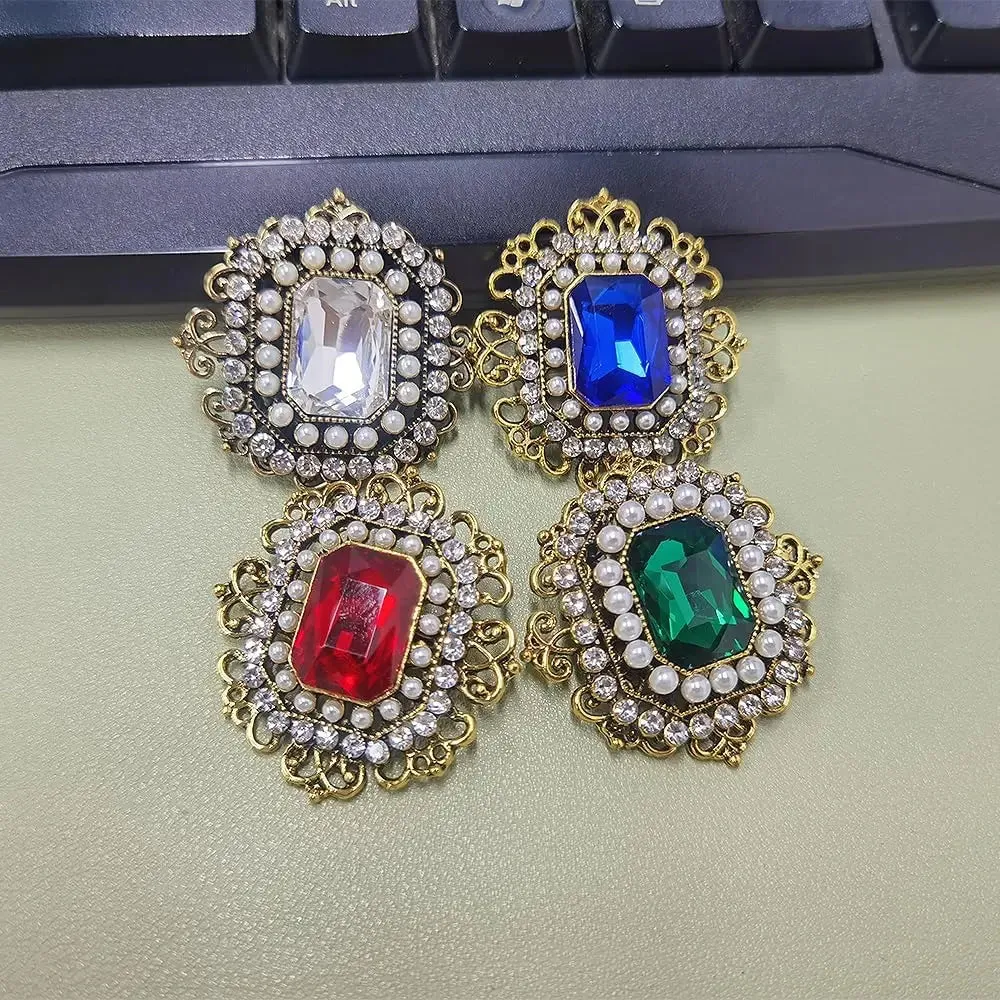 Elvan Sequin Brooch Pin