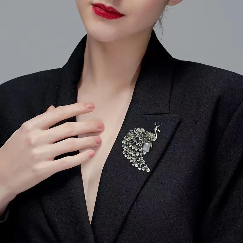 Engin Novelty Brooch Pin