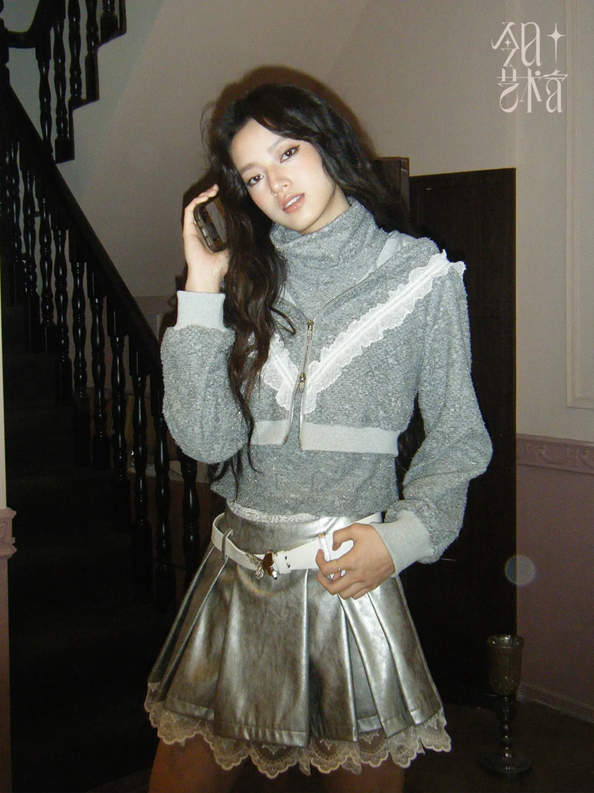 Lace High-Neck No-Sleeve Hoodie Feminine Double-Zip Set-Up Knit＆Parka